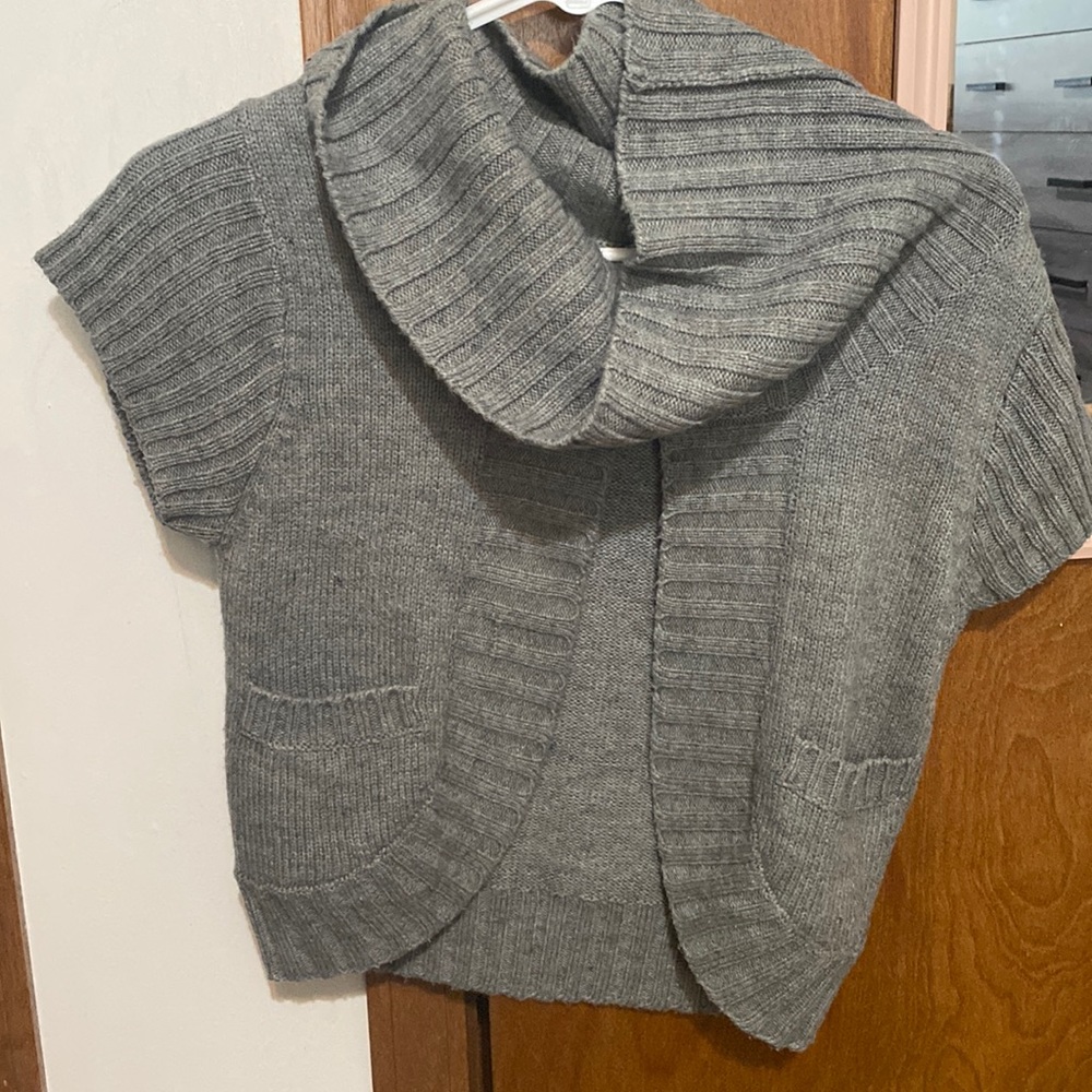 Cropped sweater
